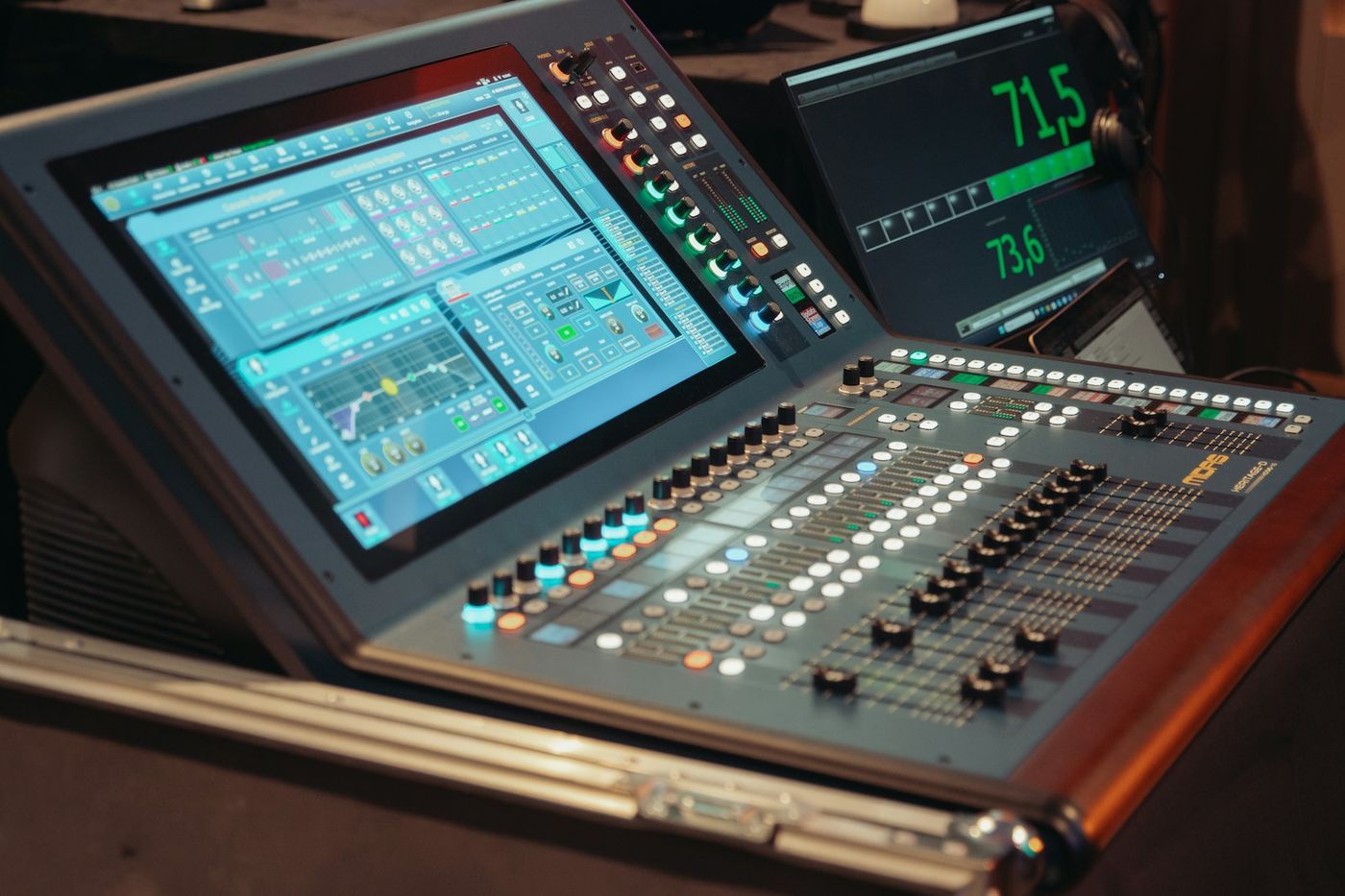 Recording console